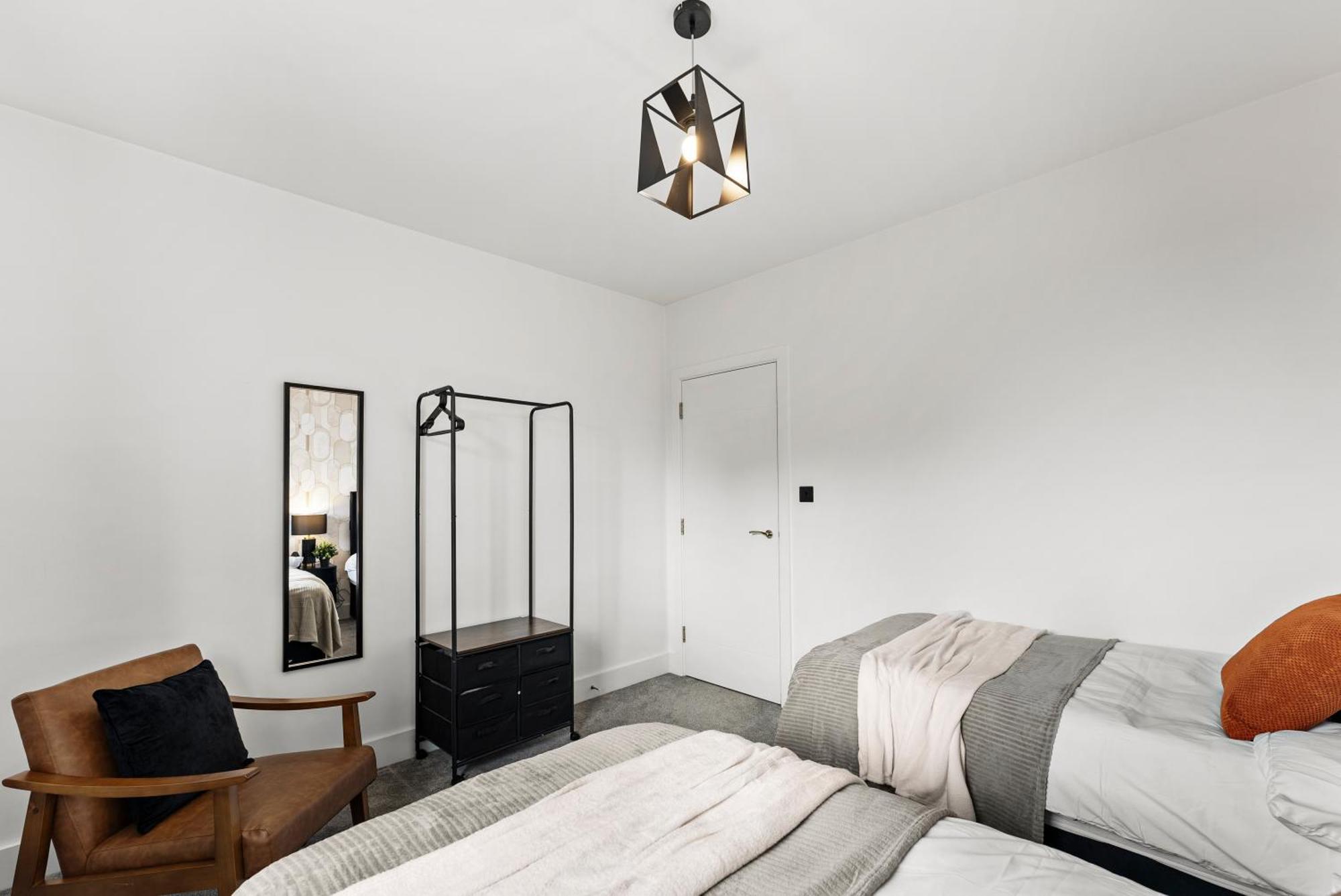 Apartamento Stylish 2-bedroom Flat In - Sleeps 6 *