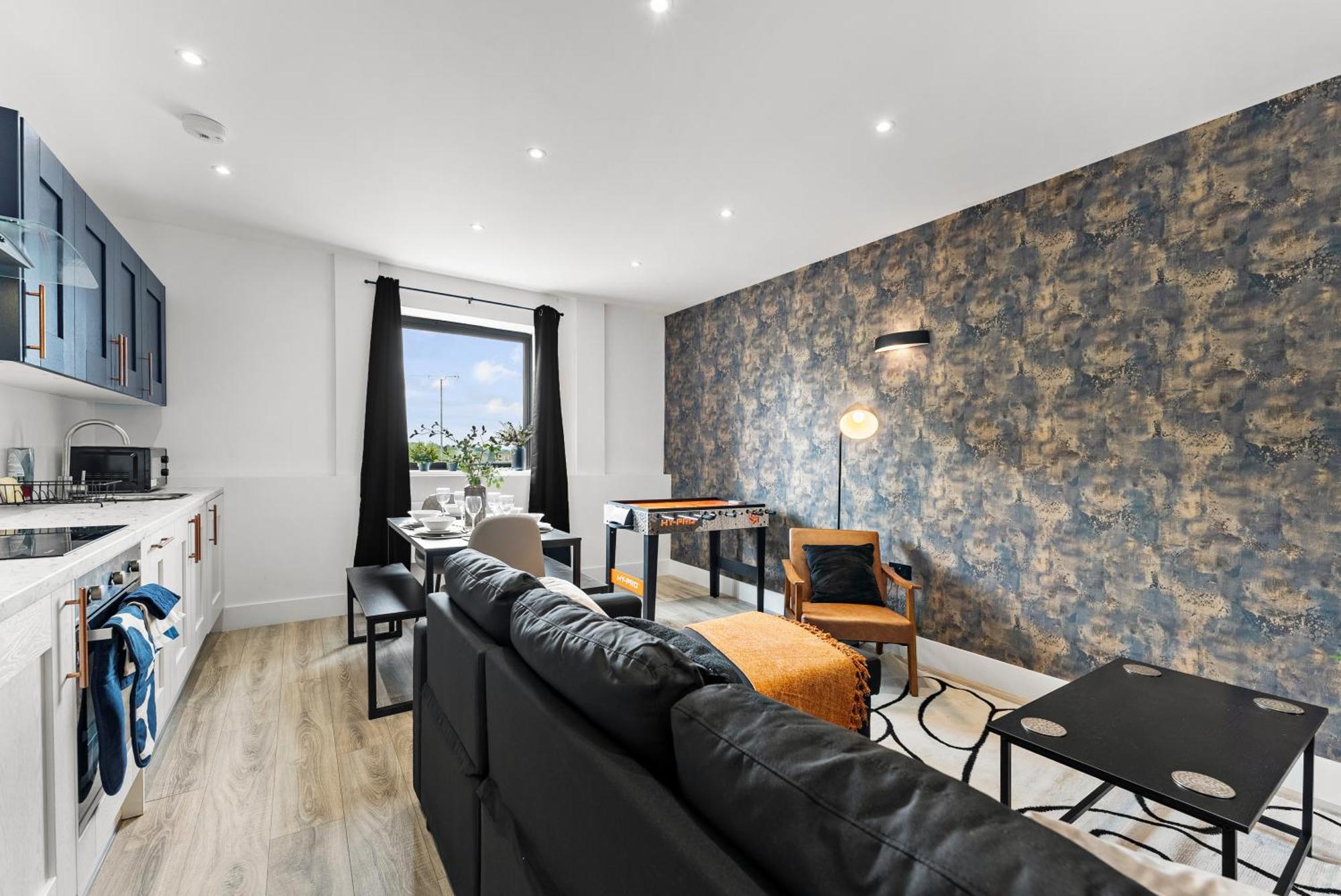 Apartment Stylish 2-bedroom Flat In - Sleeps 6 *